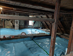 Zateplení stropu rodinného domu a zhotovení podlahy půdy